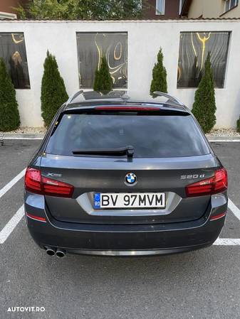 BMW Seria 5 520d xDrive - 4