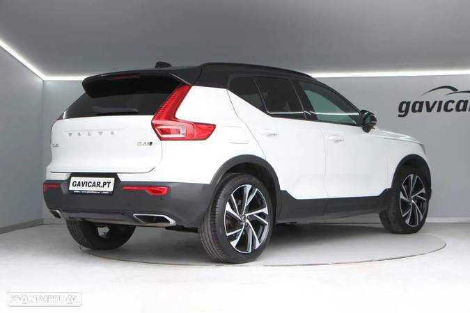 Volvo XC 40 2.0 D4 R-Design AWD - 23