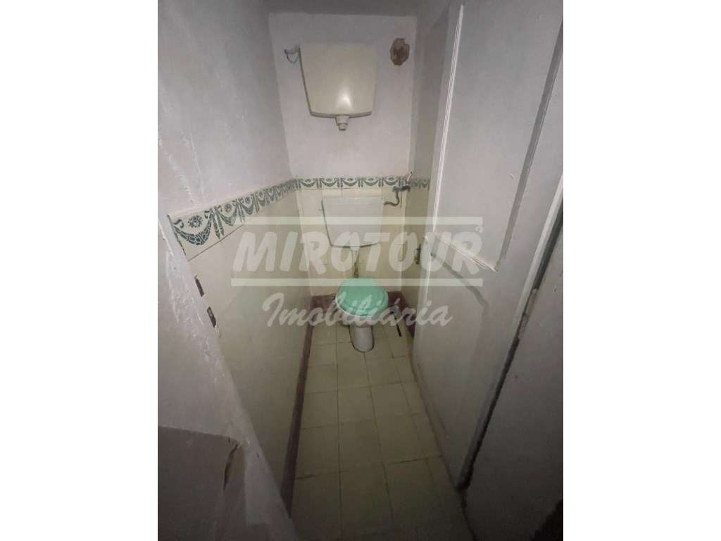 Loja situada em Santiago do Cacém-14