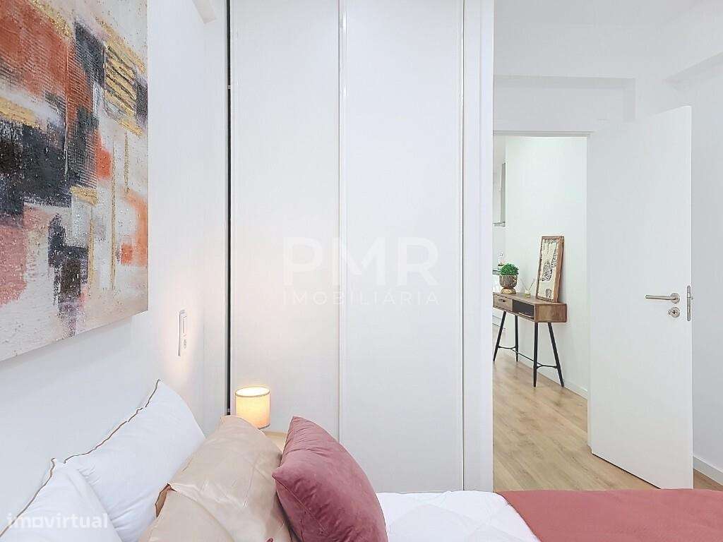 Apartamento T2 Remodelado em Benfica-12
