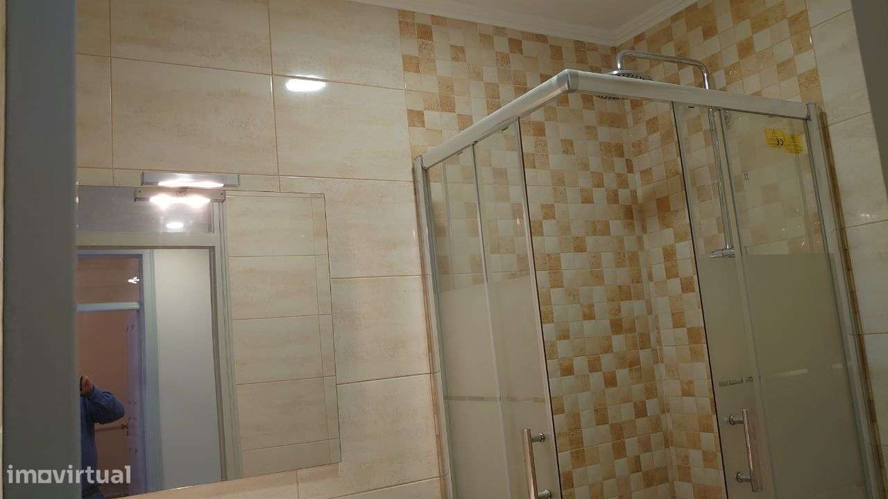 T4 remodelado R Angela Pinto junto Mercado Arroios-19