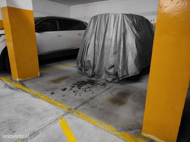 Arrenda-se ou vende-se lugar de garagem em Azurém - Guimarães - Grande imagem: 4/6