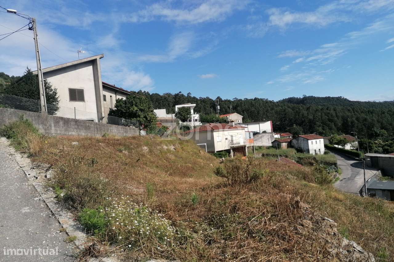 Terreno Urbano com 710 M2 em rua do Oriente Famalicão - Grande imagem: 5/17
