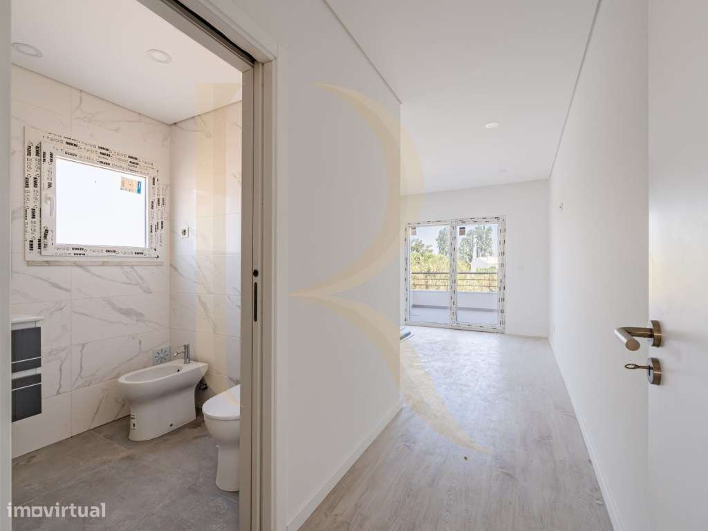 Apartamento T3 duplex com parqueamento e arrecadação em condomínio ...-18