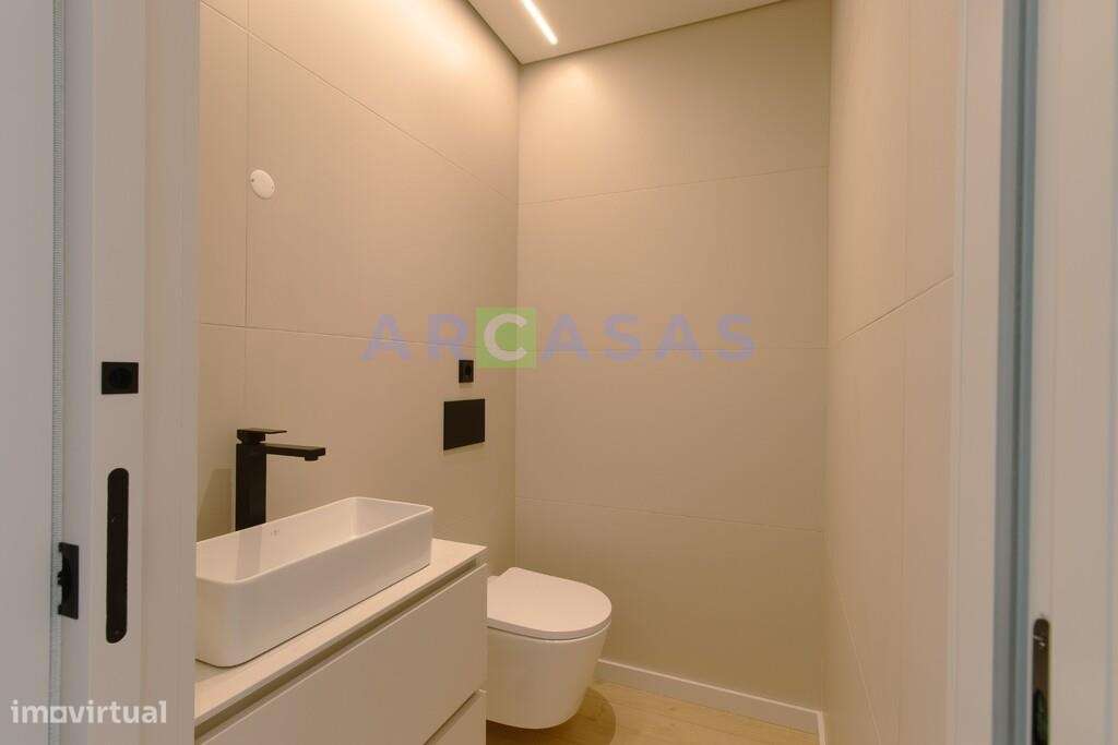 Apartamento T4 com varanda e garagem fechada em São Cosme, Gondomar-23