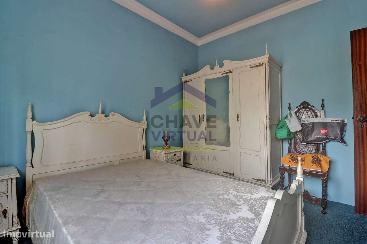 Moradia V2+1 com Terreno e Garagem - Delgada, Bombarral-6