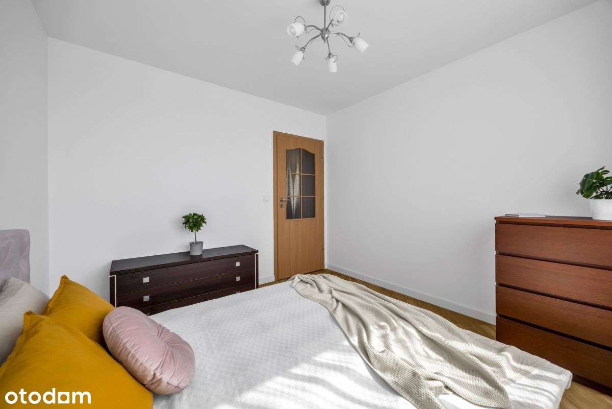 Słoneczne mieszkanie przy metrze Stokłosy-9