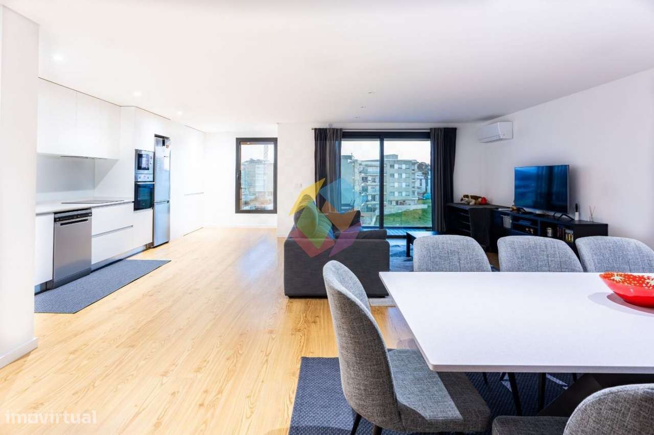 Apartamento T3 de Luxo Localização Premium Lourosa-0