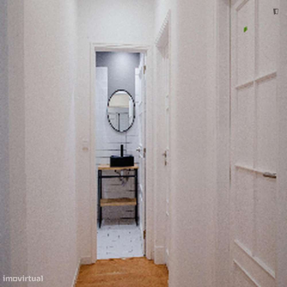 Quarto - localizado em Roma-Areeiro Lisbon - Grande imagem: 2/6