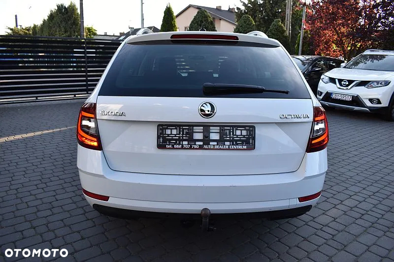 Skoda Octavia 2.0 TDI DSG Style - 28