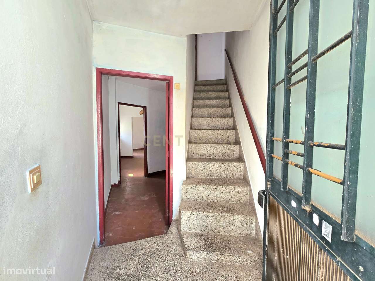 Edifício multifamiliar na zona histórica de Bragança - Grande imagem: 2/25