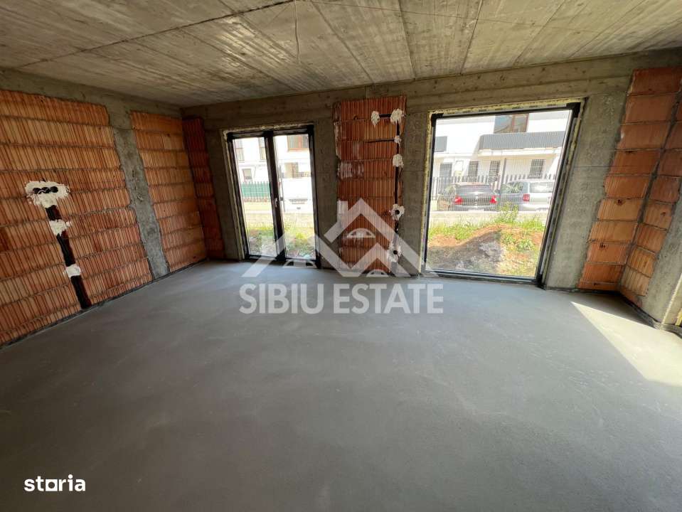 Casa individuala cu garaj , curte generoasa - Imagine principală: 4/19