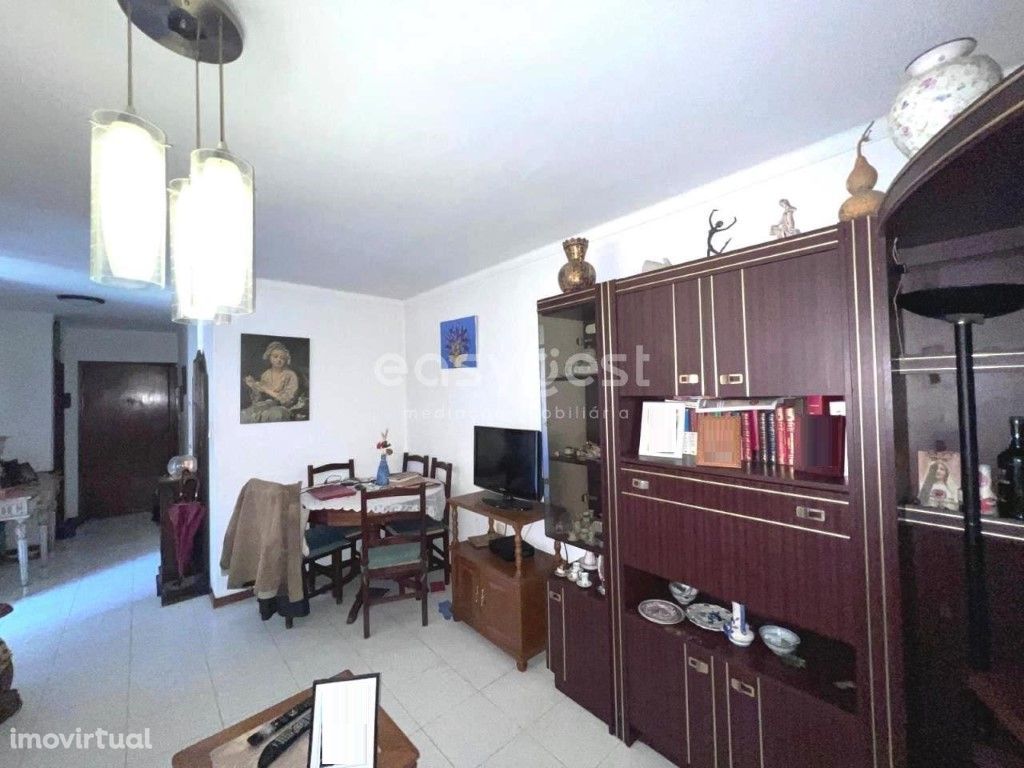 Apartamento T3 ao nível do primeiro a...