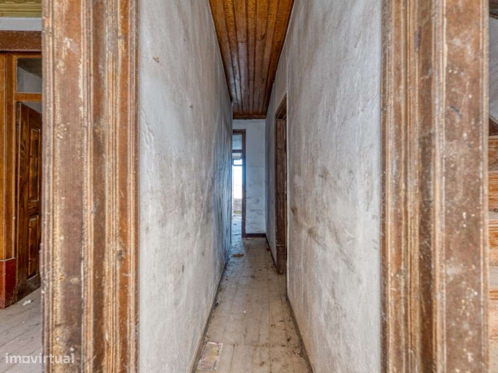 Moradia T3 de 3 pisos no centro da vila de Mação - Grande imagem: 4/37