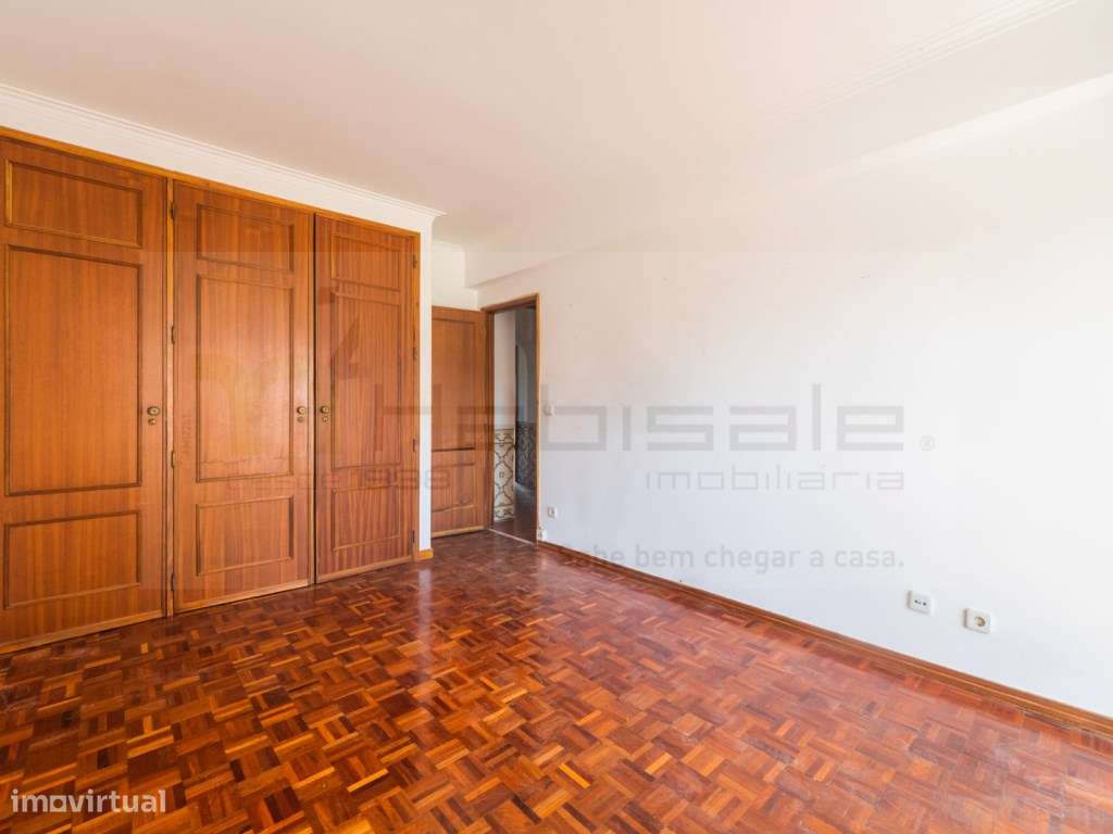 Apartamento T3 com Garagem, arrecadação e vista desafogada no Murta...-18