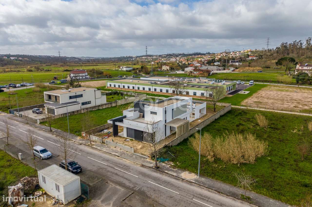 Moradia T3 - Leiria-17