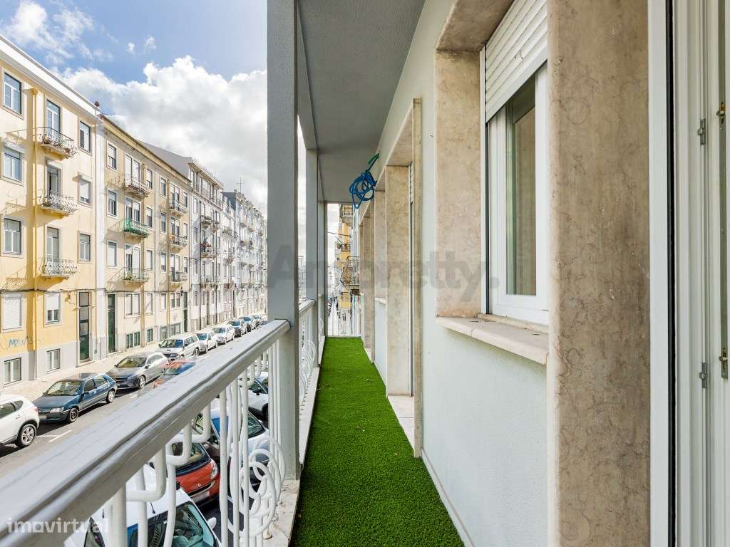 T4 Remodelado com Terraço em Pleno Coração de Arroios-13