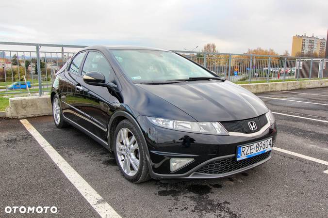 Honda Civic 2.2i-CTDi Executive - 1