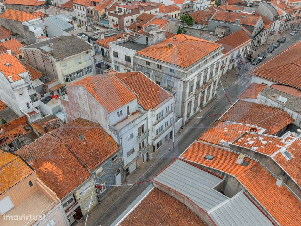 Moradia T4 com espaço comercial e logradouro no centro da Póvoa de ...-30