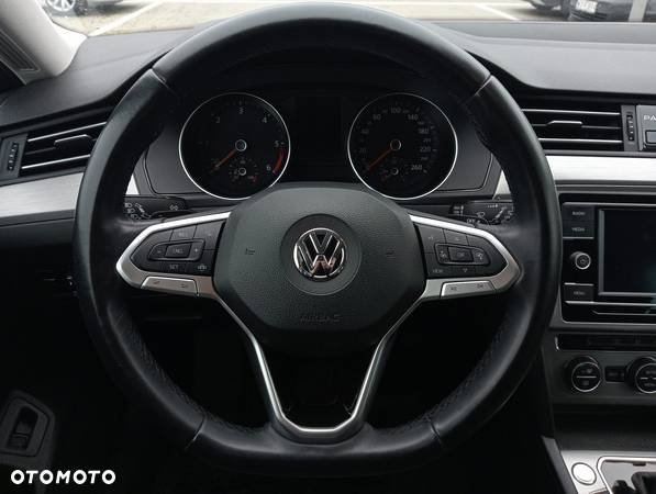 Volkswagen Passat 2.0 TDI EVO Essence DSG - 30