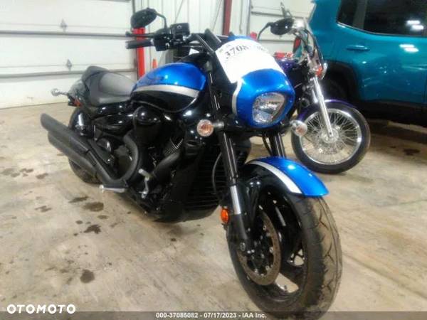 Suzuki Intruder - 1