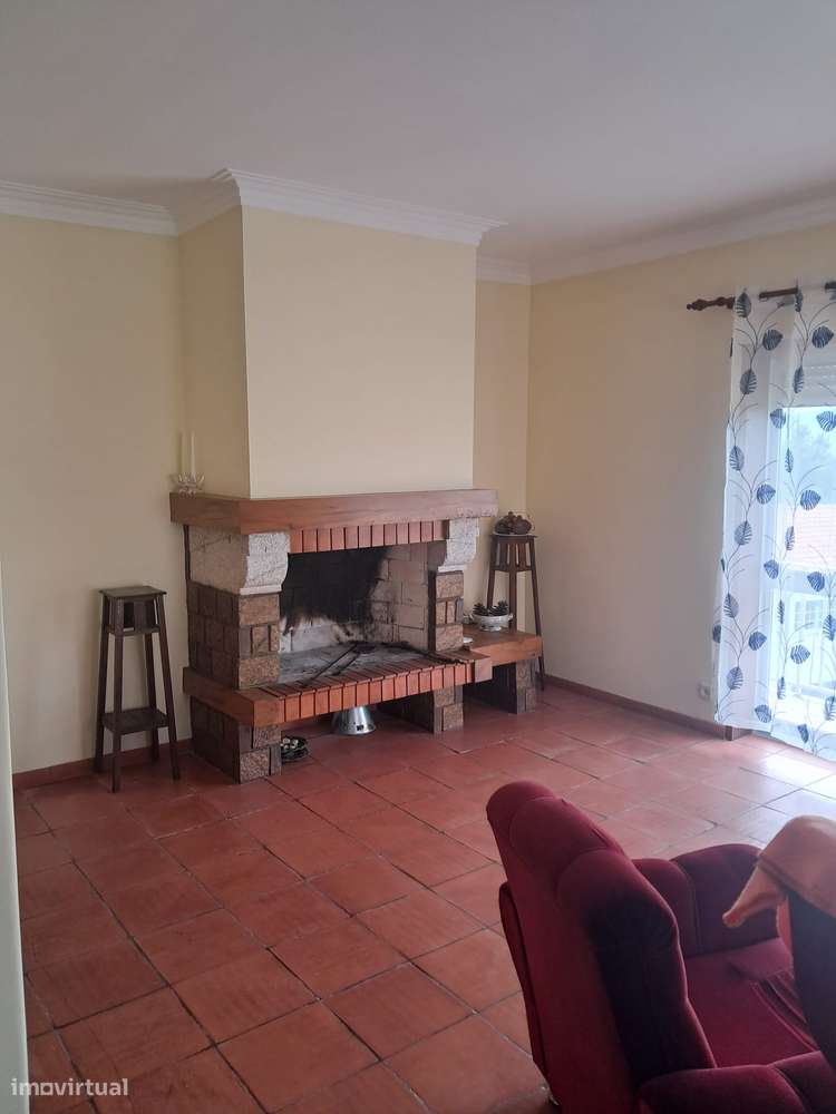 Moradia T3 com logradouro e vista rio-Caminha-10