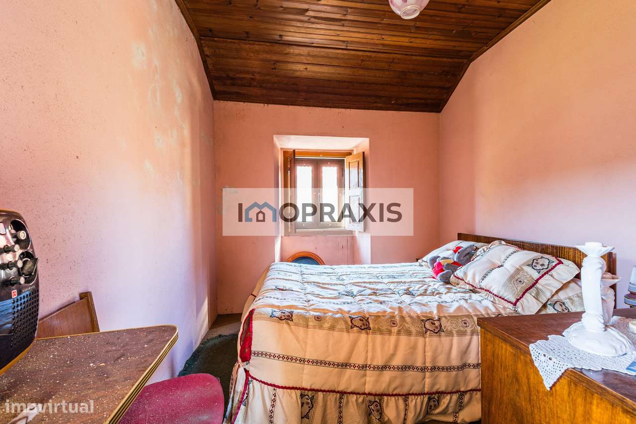 Moradia para reabilitação e terreno em Pedreiras, Porto de Mós-12