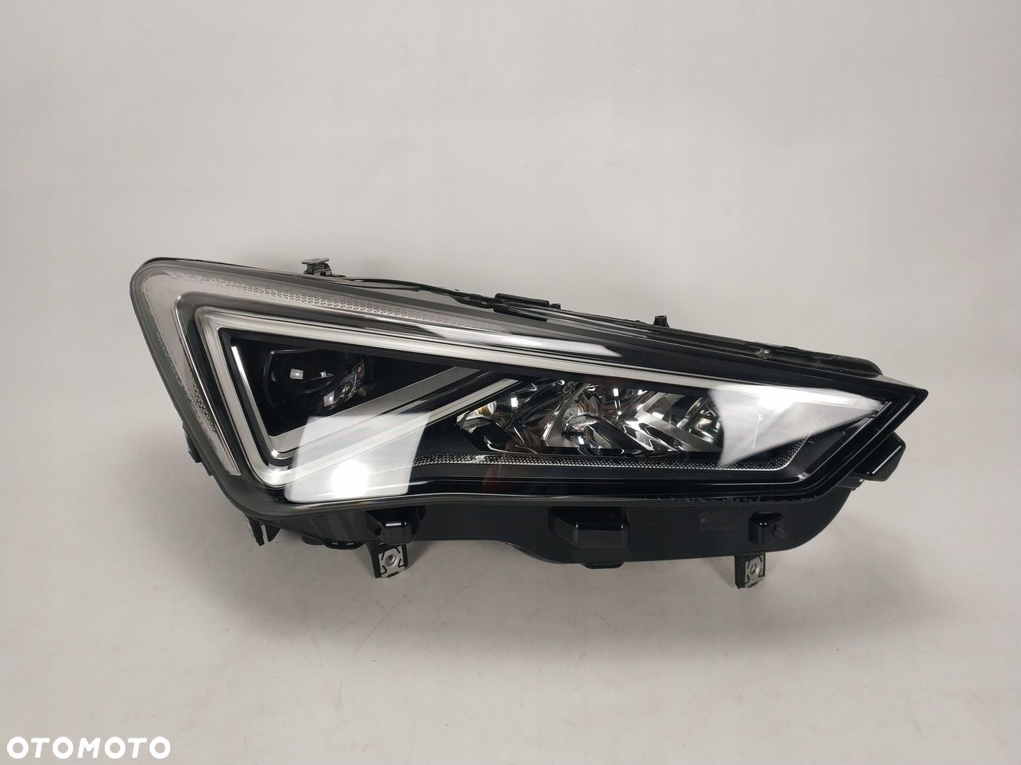 SEAT TARRACO 5FJ lampa FULL LED przód prawa - 1