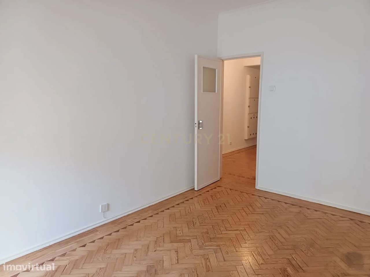 Apartamento T2, recentemente renovado,  no Lumiar Lisboa-14