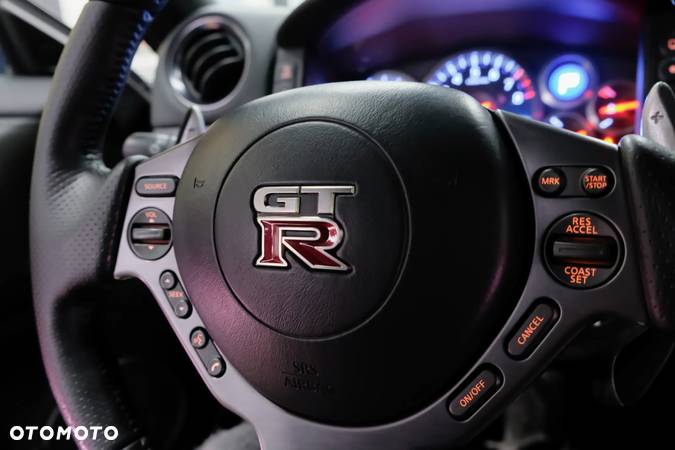 Nissan GT-R Black Edition - 18