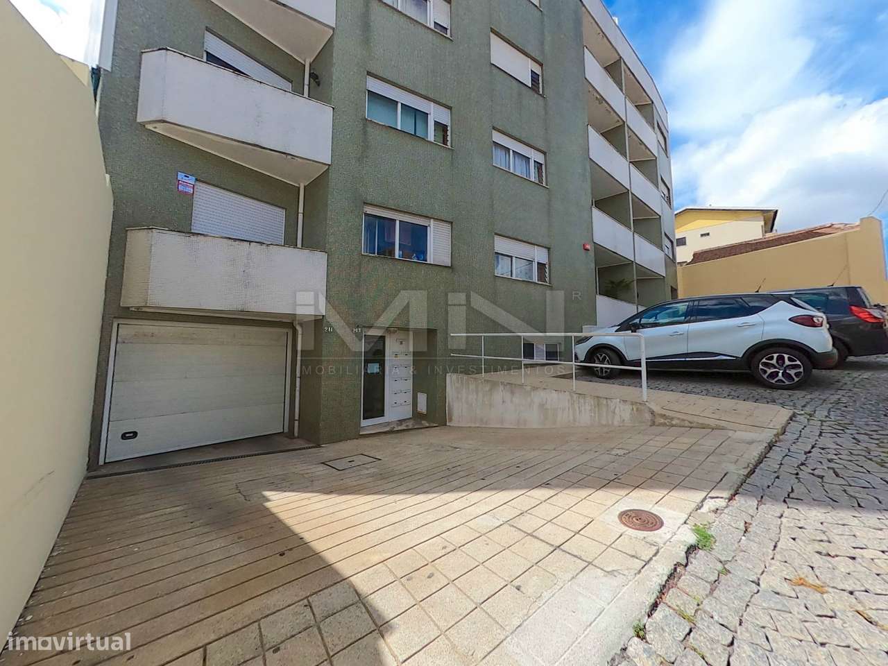 Apartamento T3 c/ Suite e garagem para dois carros-33