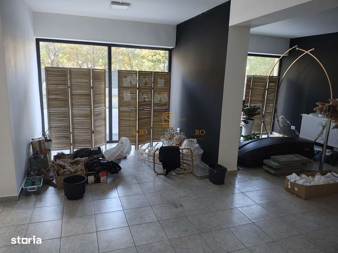 Spatiu comercial 85 mp, vitrina 11 ml, zona Grand Arena, trafic intens - Imagine principală: 4/5