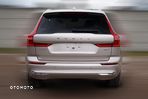 Volvo XC 60 B4 D AWD Plus Dark - 5