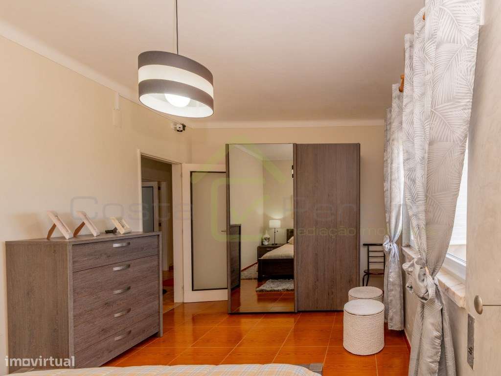 Moradia T4 a minutos dos acessos da A8 e perto das praias de região-25