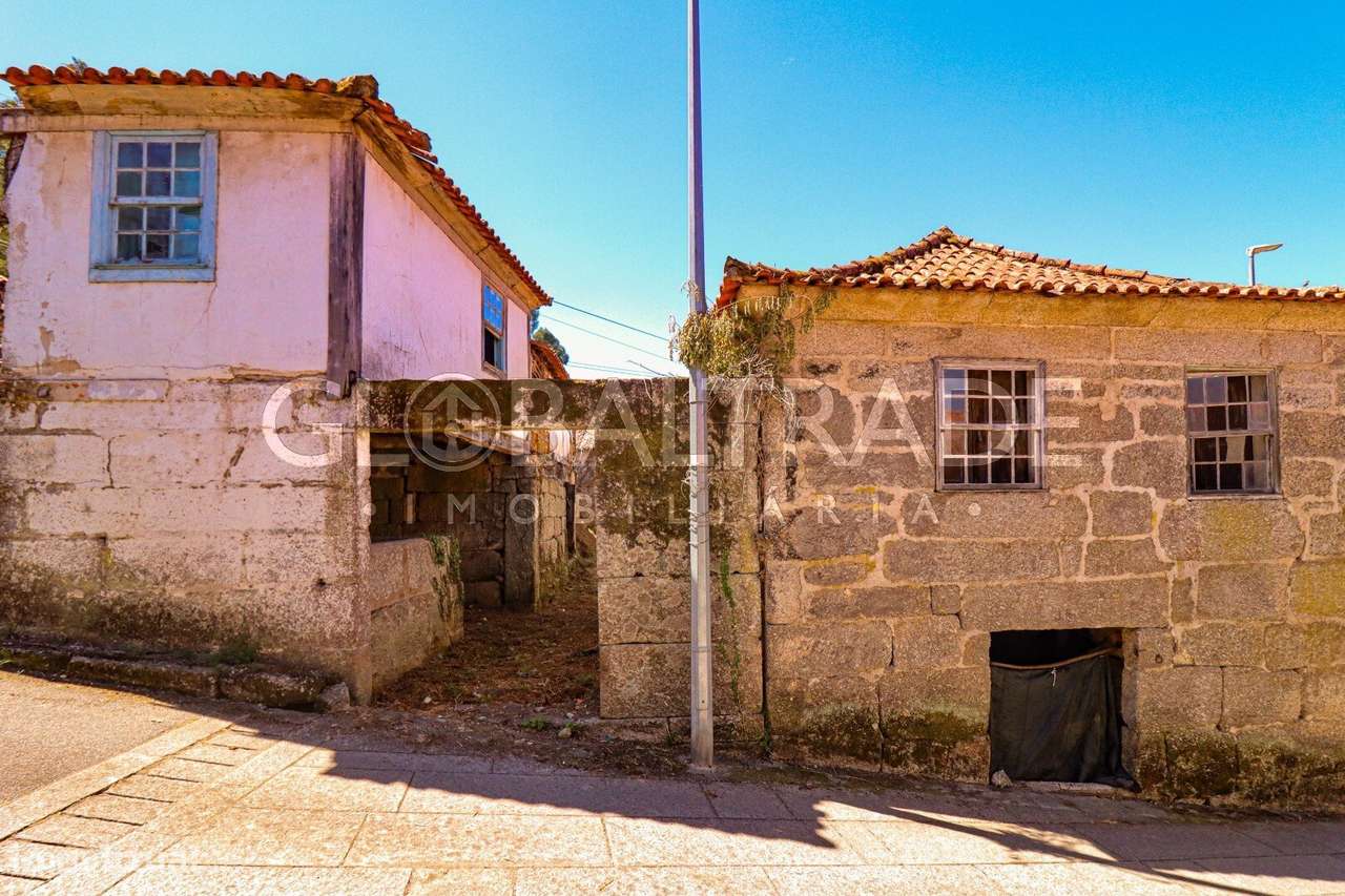 Conjunto Habitacional de 5 Moradias para Recuperar em Aboadela-8