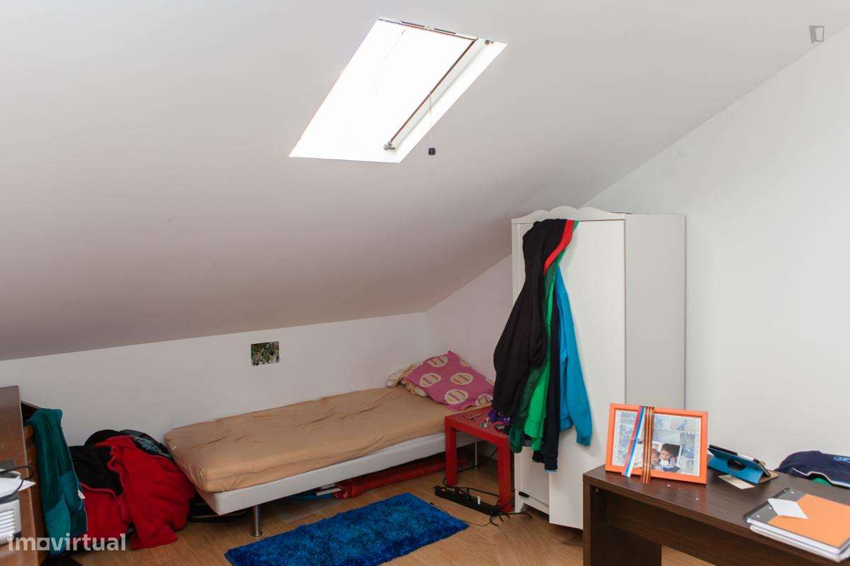 Quarto - localizado em  Coimbra - Grande imagem: 5/7