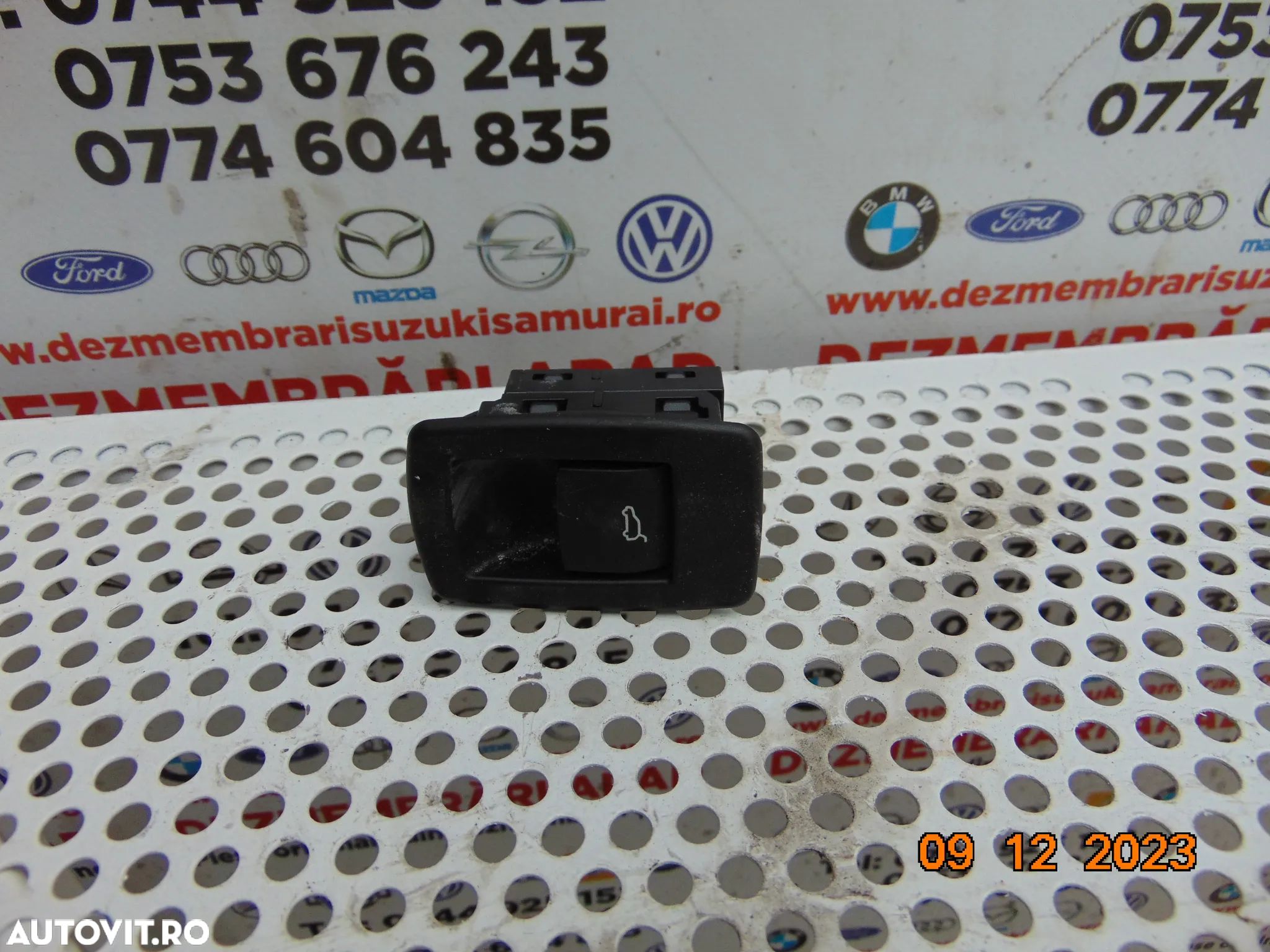 Buton haion BMW x1 f48 buton deschidere inchidere haion x1 f48 f49 x2 f45 f46 seria 2 f39 - 1