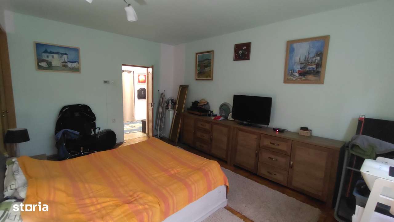 Vand apartament 3 camere in vila, cartierul Dambul Rotund-5