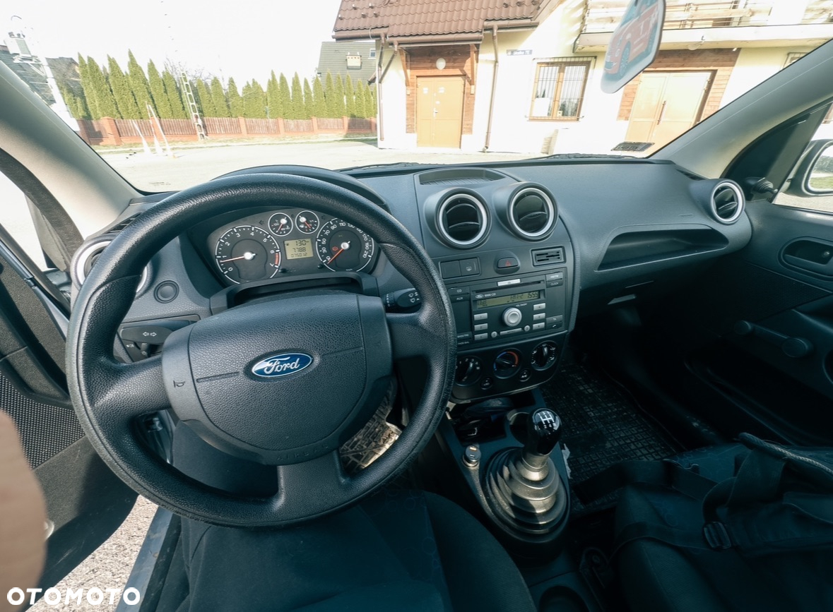 Ford Fiesta 1.3 - 10