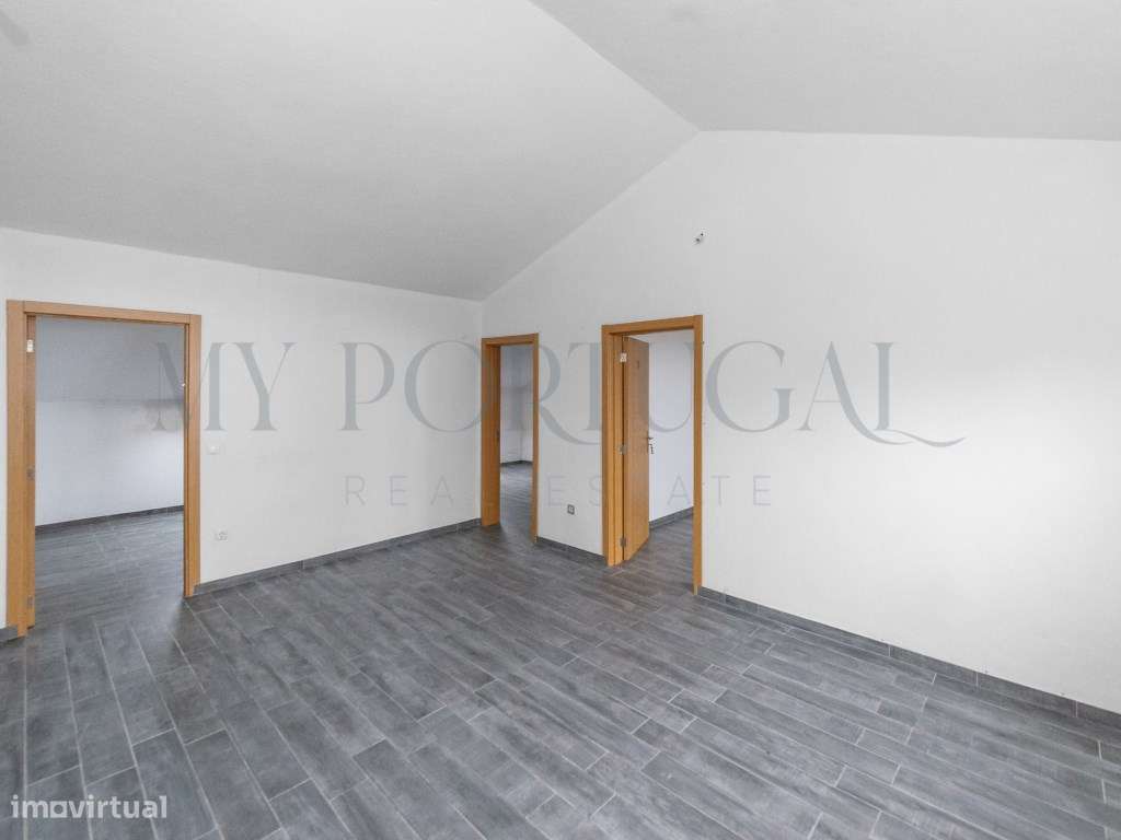 Oportunidade Única de Investimento no Coração Histórico de Trancoso-9