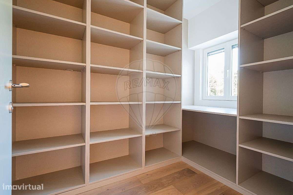 Moradia T6 para venda-10