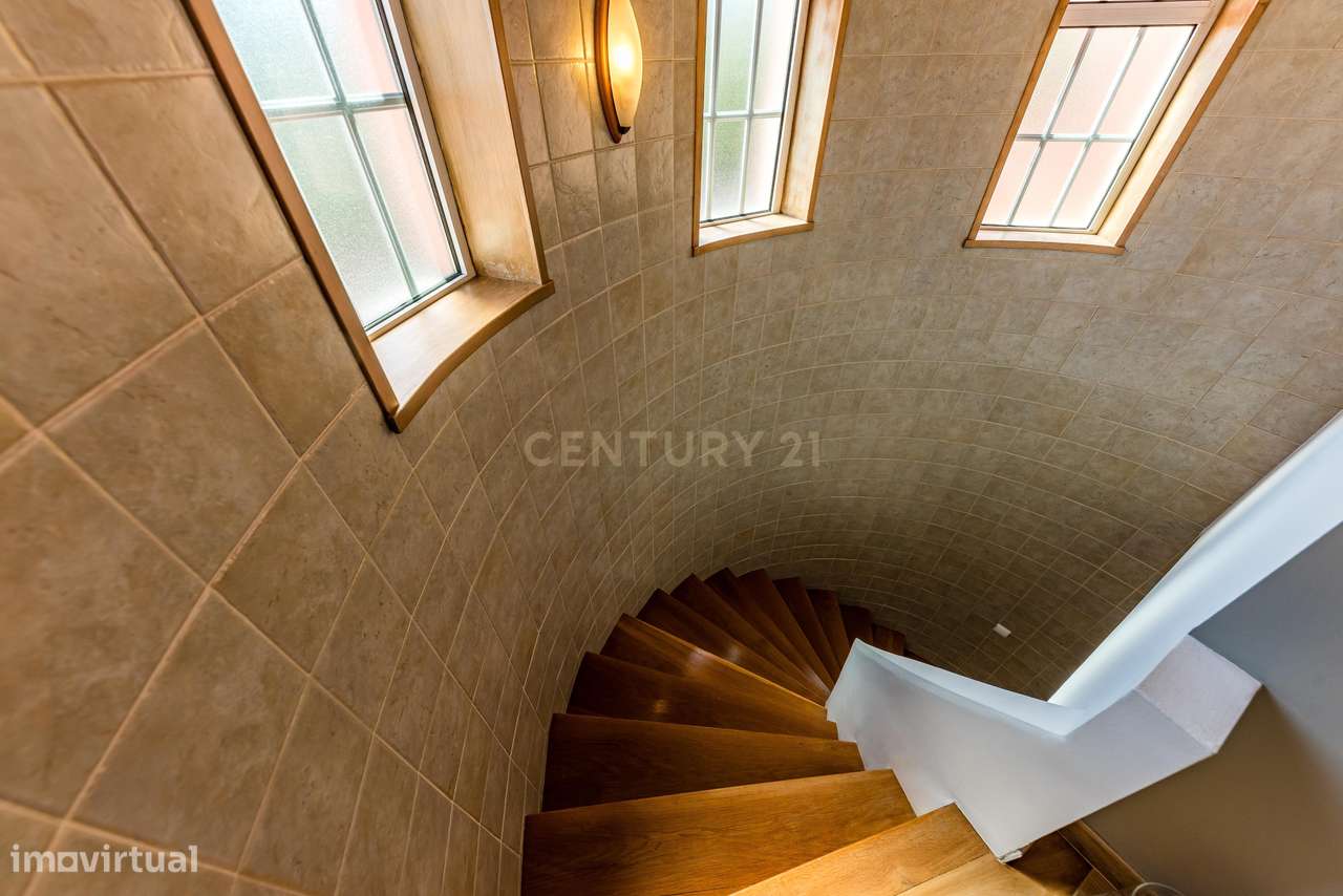 Moradia T4 Isolada com Jardim, em Vale Flores - Viva com qualidade e c - Grande imagem: 5/22