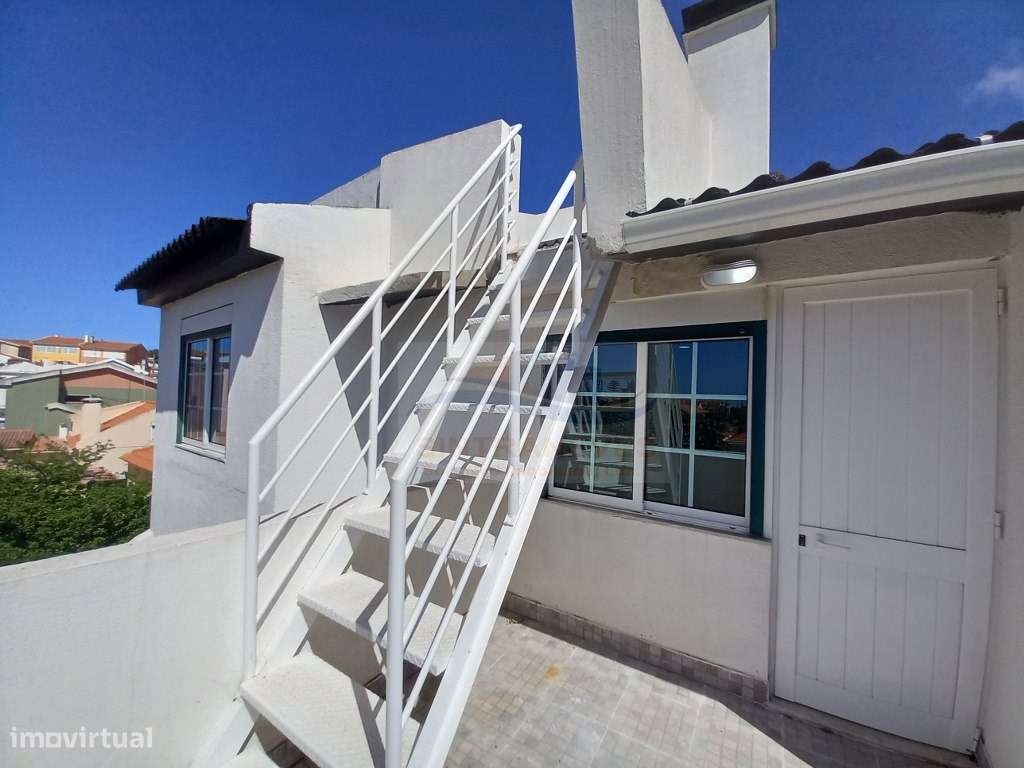 Moradia T3+T3 totalmente remodelada, com terraço, 4 casas de banho,...-33