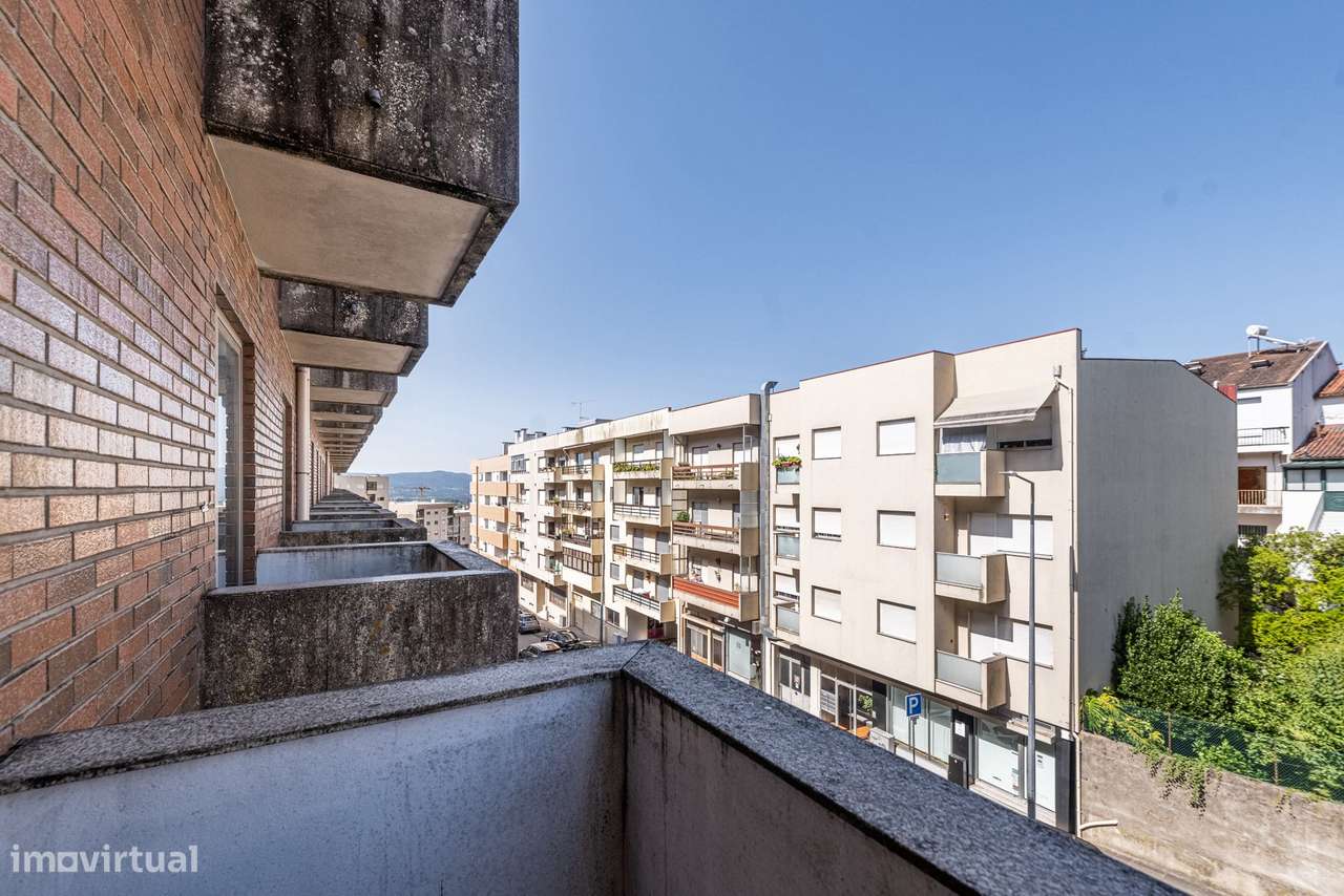 Arrendamento apartamento T1 na Rua José Afonso - Grande imagem: 4/17
