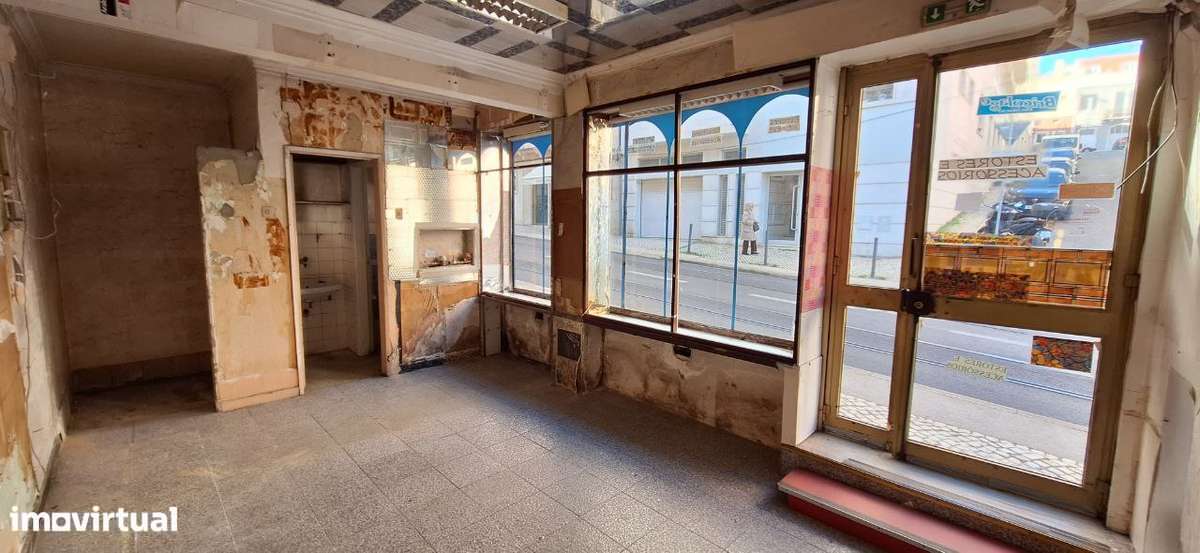 Loja para venda na Ajuda – Boa oportunidade de investimento!-3