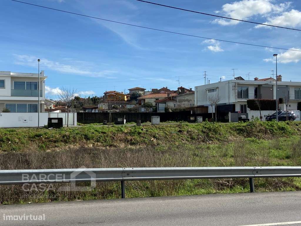 Lote com projeto aprovado p/ moradia T3 em banda em Alvelos - Barcelos - Grande imagem: 5/28