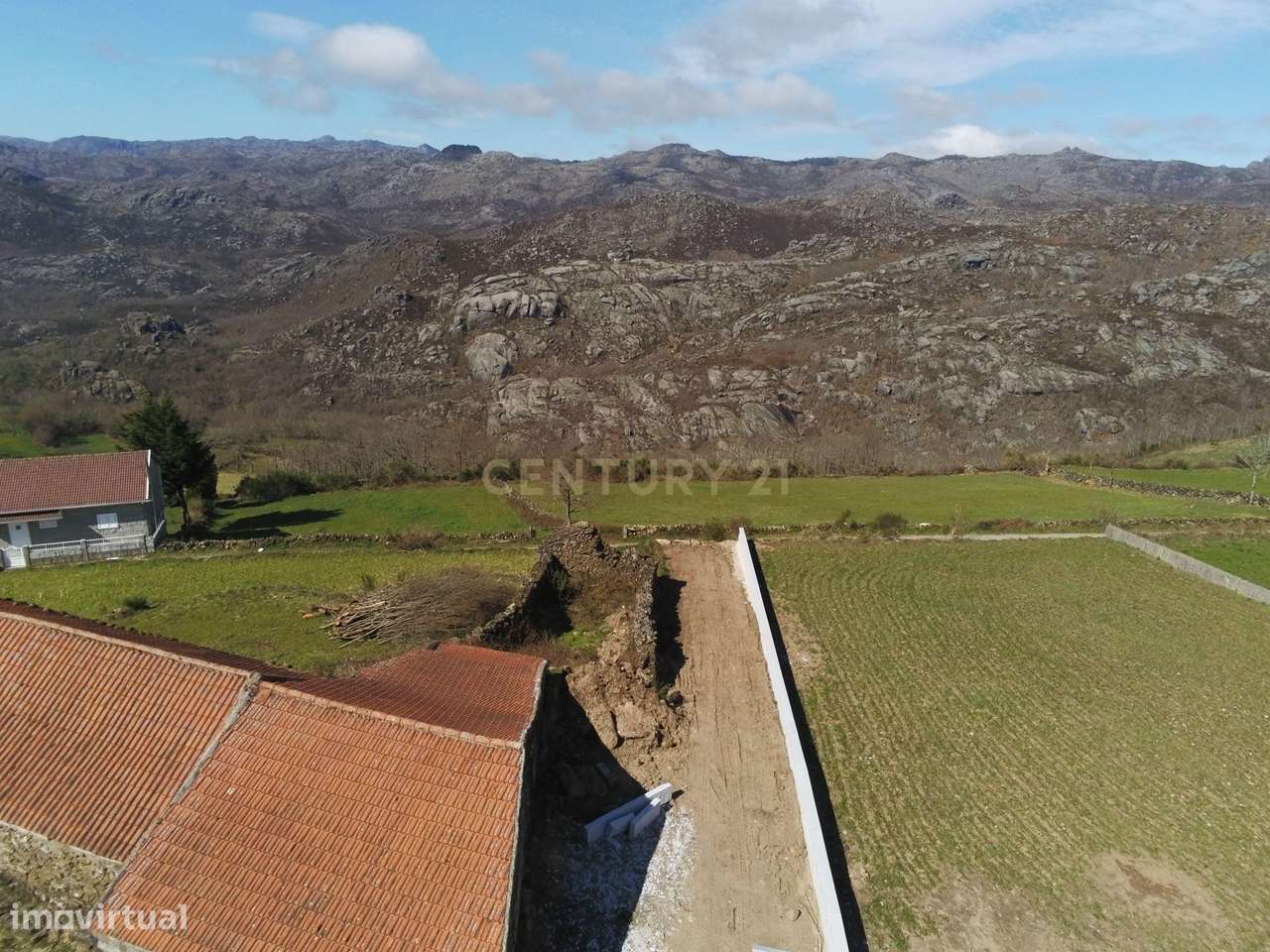 Terreno com Ruina em Pitão das Junias, zona do geres-8