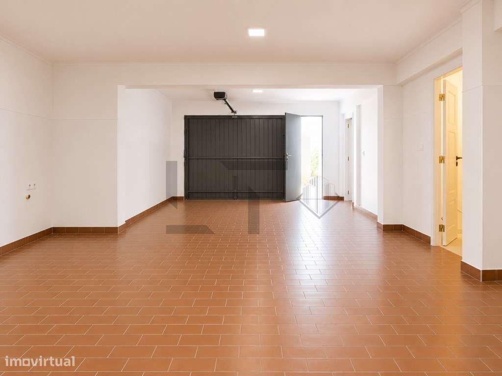 Moradia T4 em Banda totalmente Renovada com Garagem, para Venda na ...-42