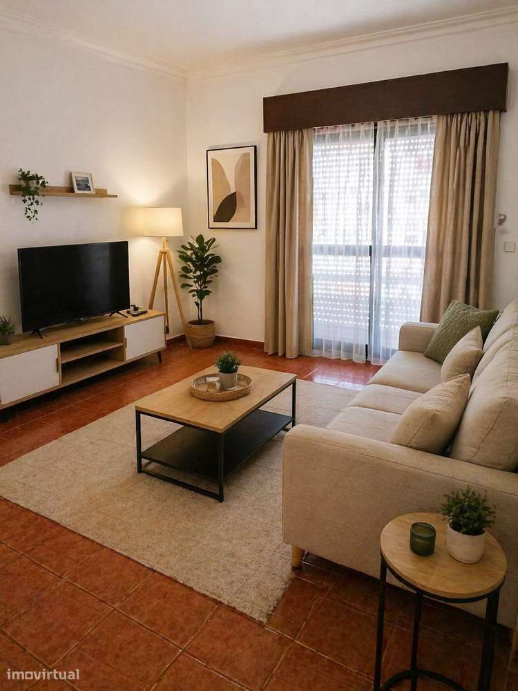 Apartamento T3 em Benavente com Varandas-4