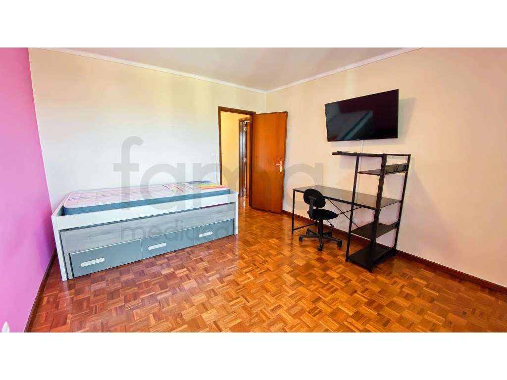 Apartamento T3 para Arrendamento em Linda-a-Velha - Grande imagem: 4/35